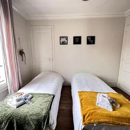 Authentique - Entre De Et Forum Apartment Reims
